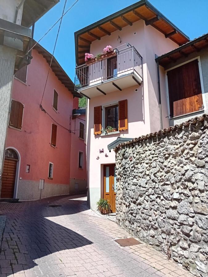 Villa Casa Di Ariel Carlazzo Exterior foto